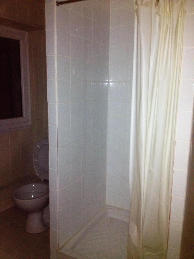 gîte 4 pièces,6 couchages,centre ville Sancoins wifi gratuite,lave linge, lave vaisselle Esterno foto