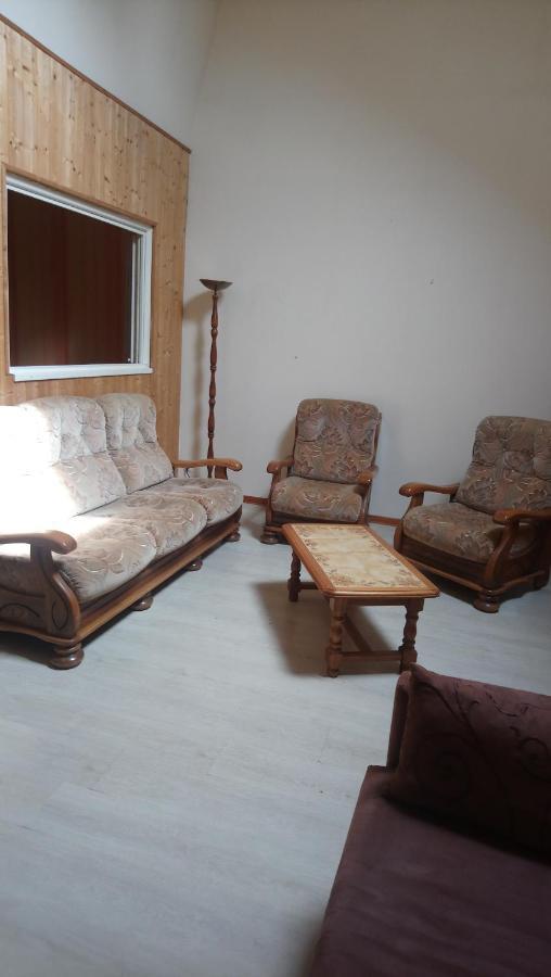 gîte 4 pièces,6 couchages,centre ville Sancoins wifi gratuite,lave linge, lave vaisselle Esterno foto
